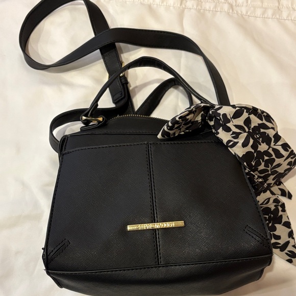Steve Madden Black Crossbody Bag with Floral Bow - Picture 1 of 5